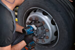 GDS 18V-1050 H IMPACT WRENCH - Image 2